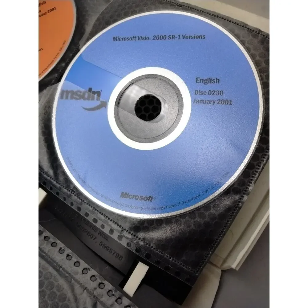 MSDN Software CD's Microsoft Windows 2000 server, Visual Studio Office Jan 2001